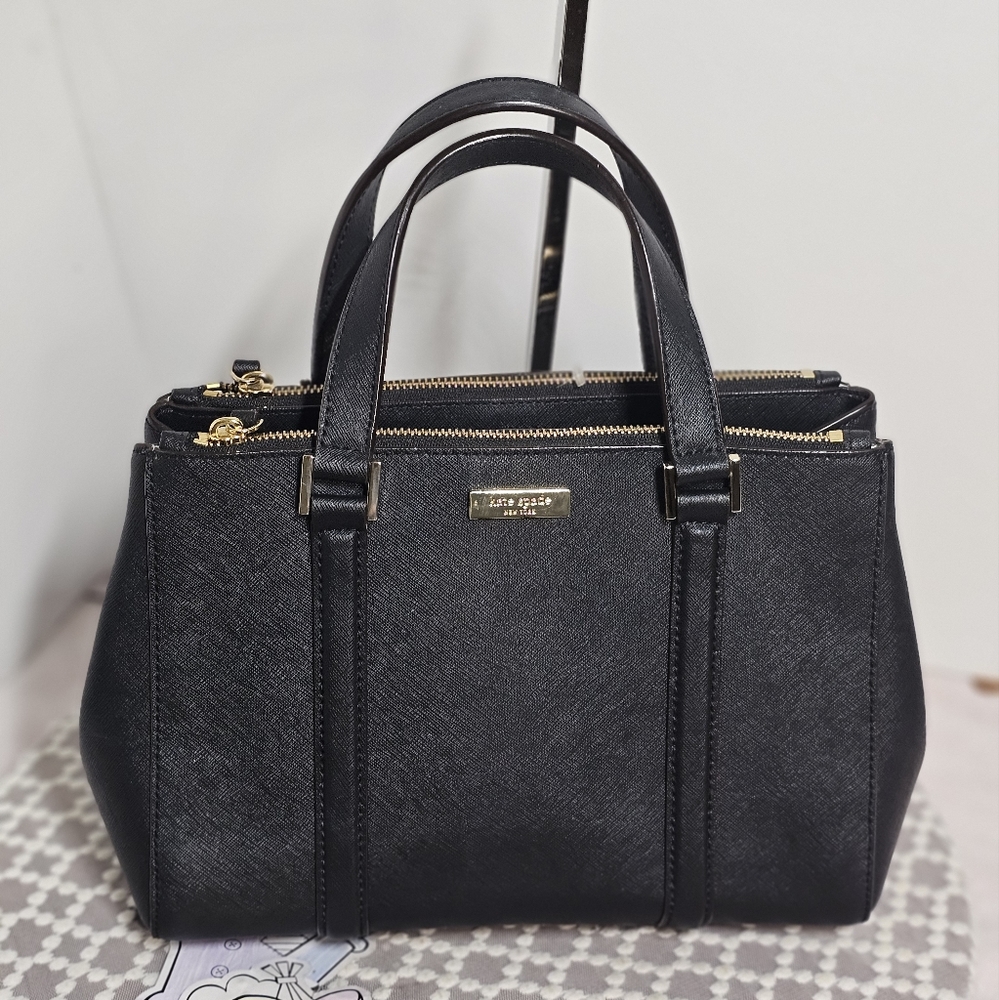 EUC Kate Spade Double Zipper Safiano leather Shoulder Bag